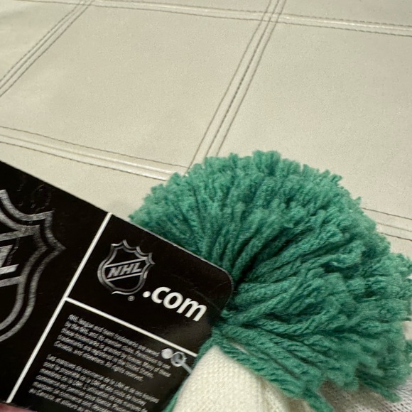 NWT -Devils hat from the Reebok stadium series - Picture 4 of 10